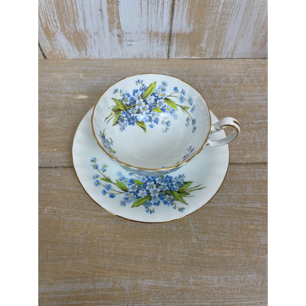 Aynsley Bone China Tea Cup & Saucer Blue Outside Floral Forget-Me-Not Gold - Picture 2 of 5